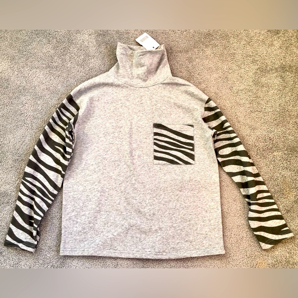 New NWT Preloved Canada grey turtleneck zebra print sleeves cotton XS